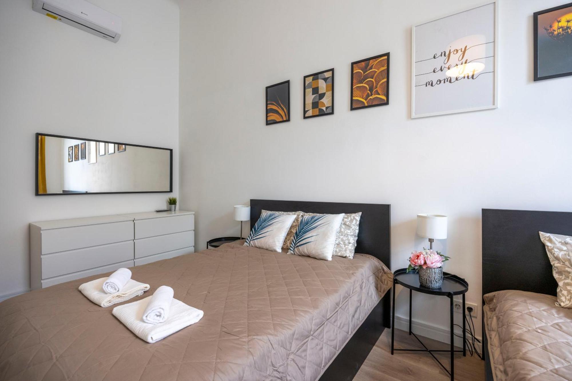 Spacious Cozy Home With 4Bedroom In The Heart Of Bp 布达佩斯 外观 照片