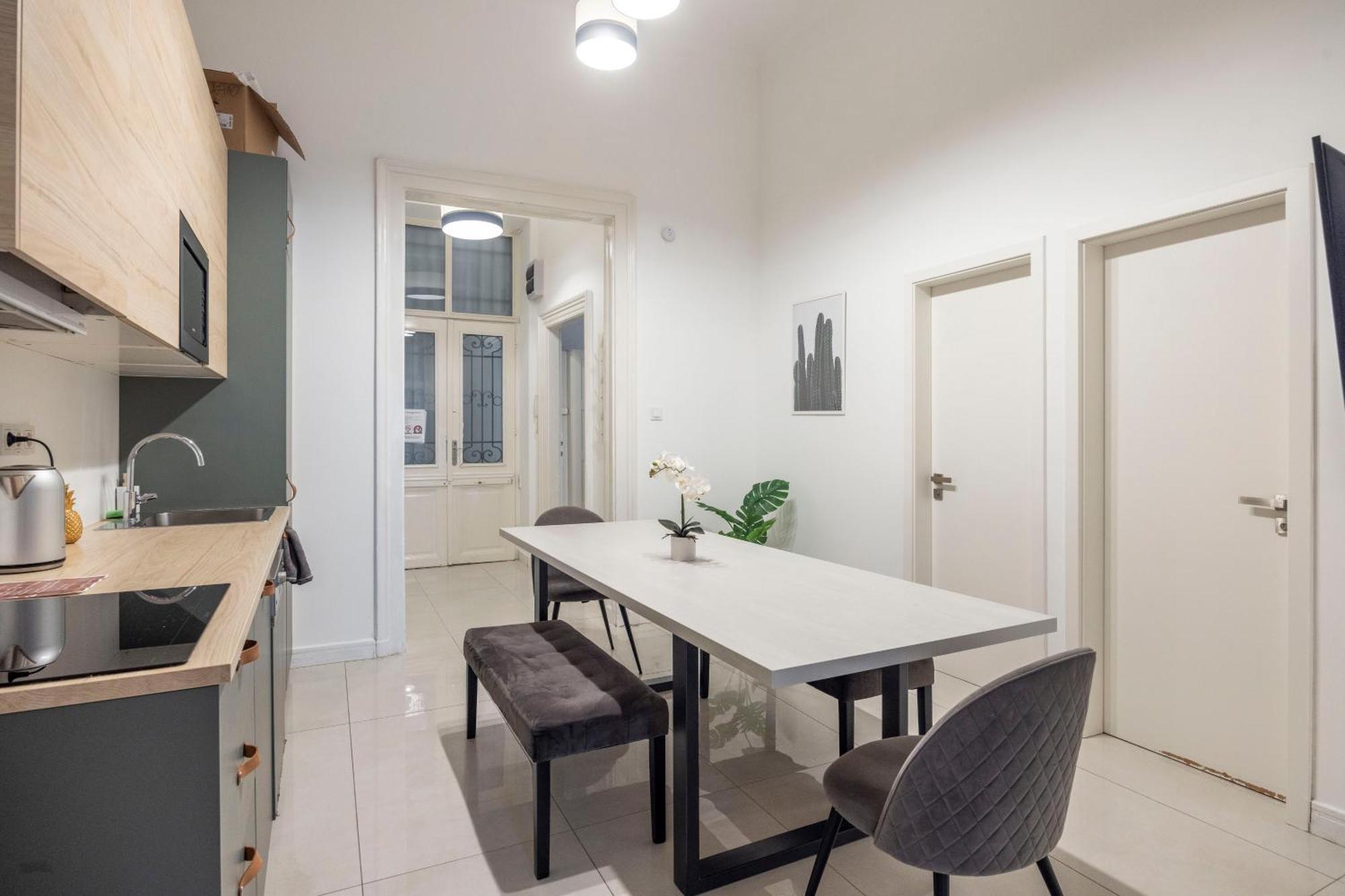 Spacious Cozy Home With 4Bedroom In The Heart Of Bp 布达佩斯 外观 照片