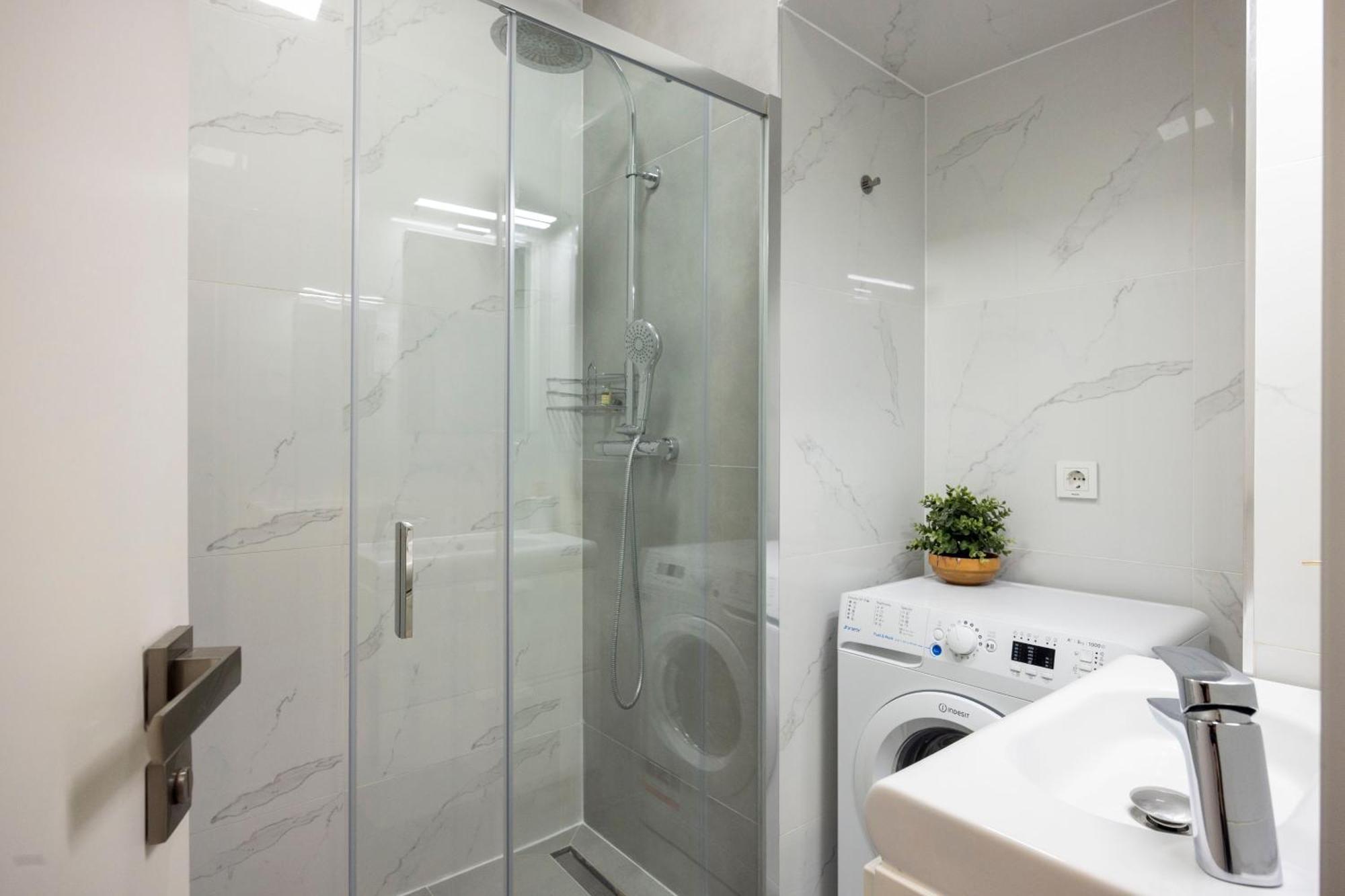 Spacious Cozy Home With 4Bedroom In The Heart Of Bp 布达佩斯 外观 照片