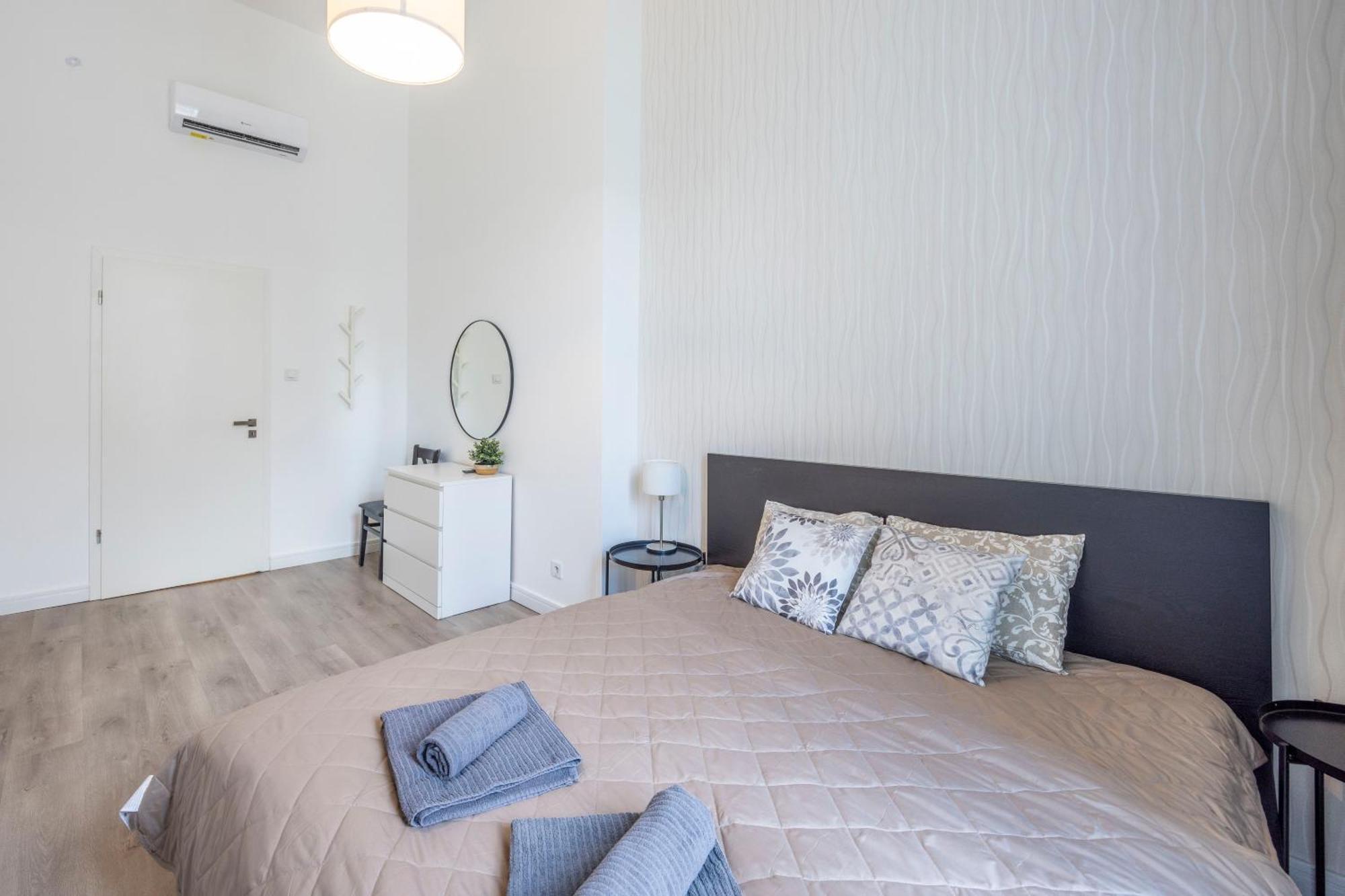 Spacious Cozy Home With 4Bedroom In The Heart Of Bp 布达佩斯 外观 照片