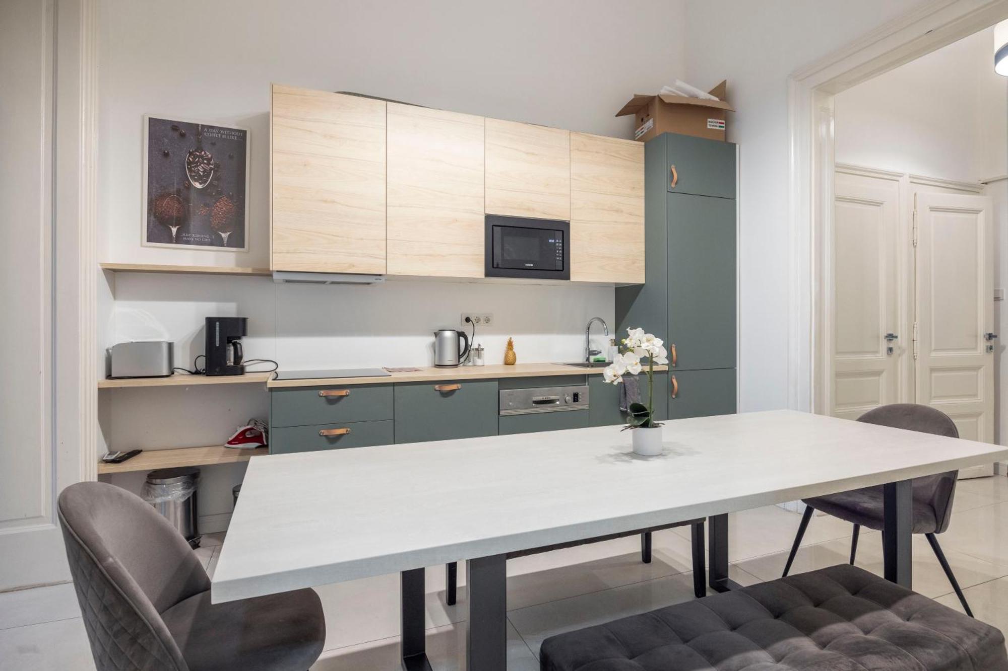 Spacious Cozy Home With 4Bedroom In The Heart Of Bp 布达佩斯 外观 照片